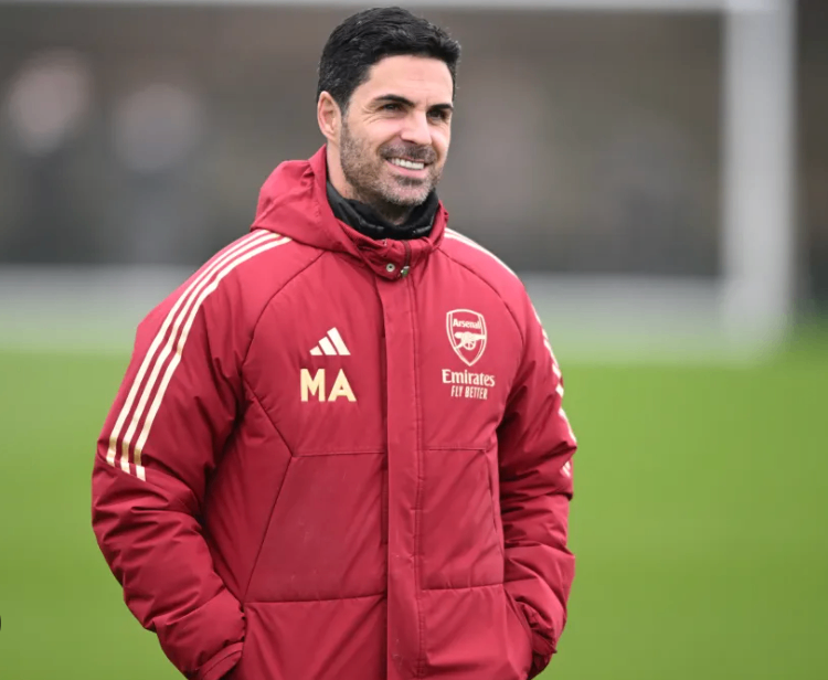 FOOTBALL TEAM IN LONDON LOOKING FOR A NEW FOOTBALL COACH