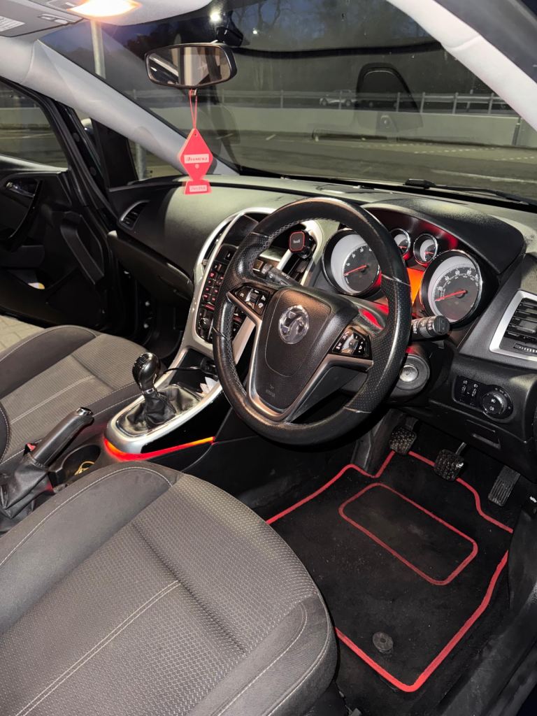 Vauxhall, ASTRA, Hatchback, 2015, Manual, 1398 (cc), 5 doors