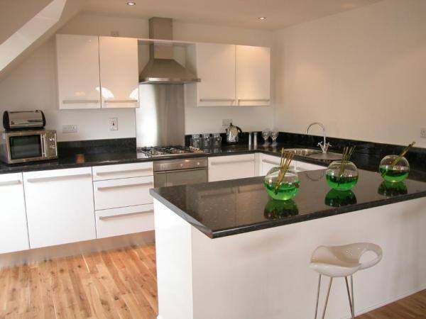 2 Bedroom 2 Bathroom Luxury Apartment, Morley, LS27