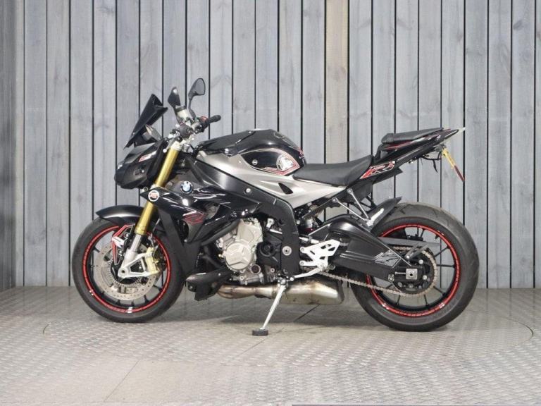 2016 11 BMW S 1000 R
