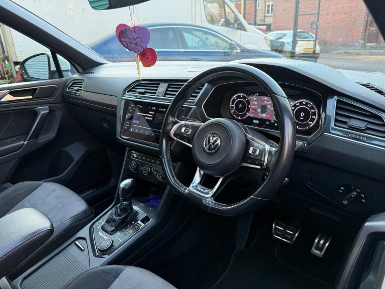 2018 Volkswagen Tiguan 2.0 TDi 190 4Motion R-Line 5dr DSG ESTATE DIESEL Automatic