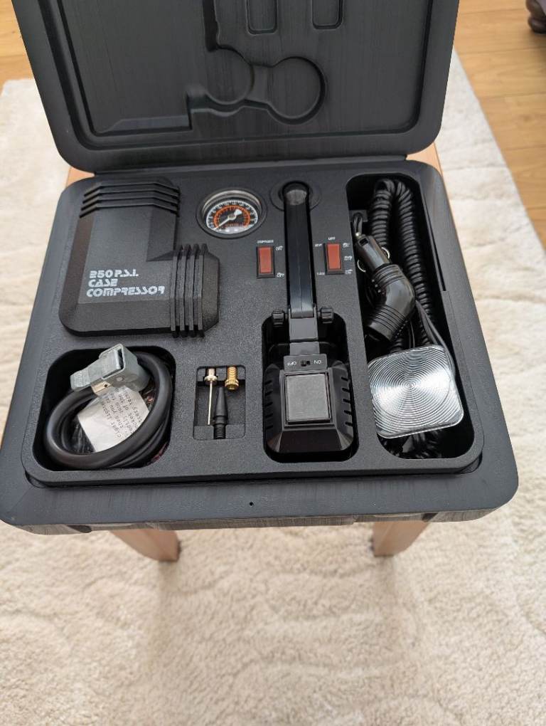 Richmond 12V Portable Tyre Inflator Kit & Work Light