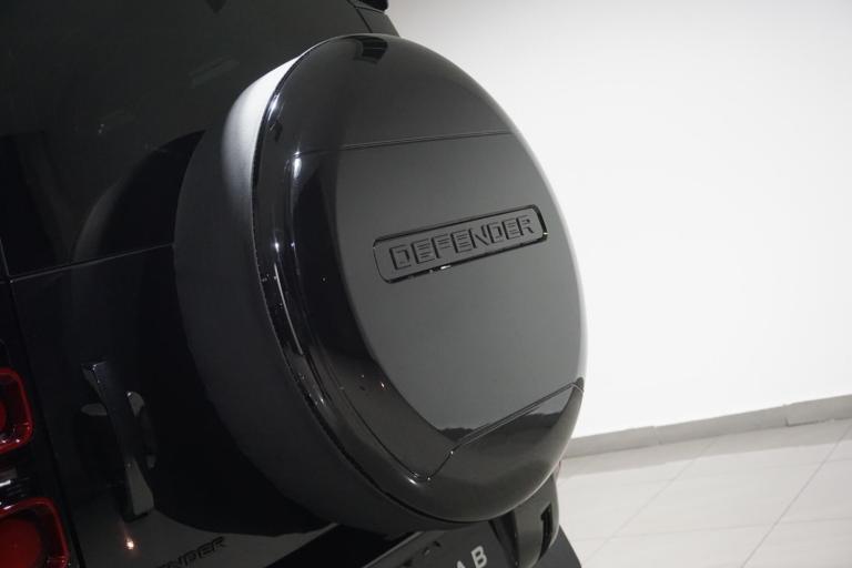 2023 Land Rover Defender 110 3.0 D250 MHEV HSE Hard Top SUV Auto 4WD MWB Euro 6 (s/s) 5dr PANEL V...