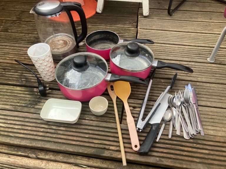 Saucepan, Kettle & Utensils Job lot