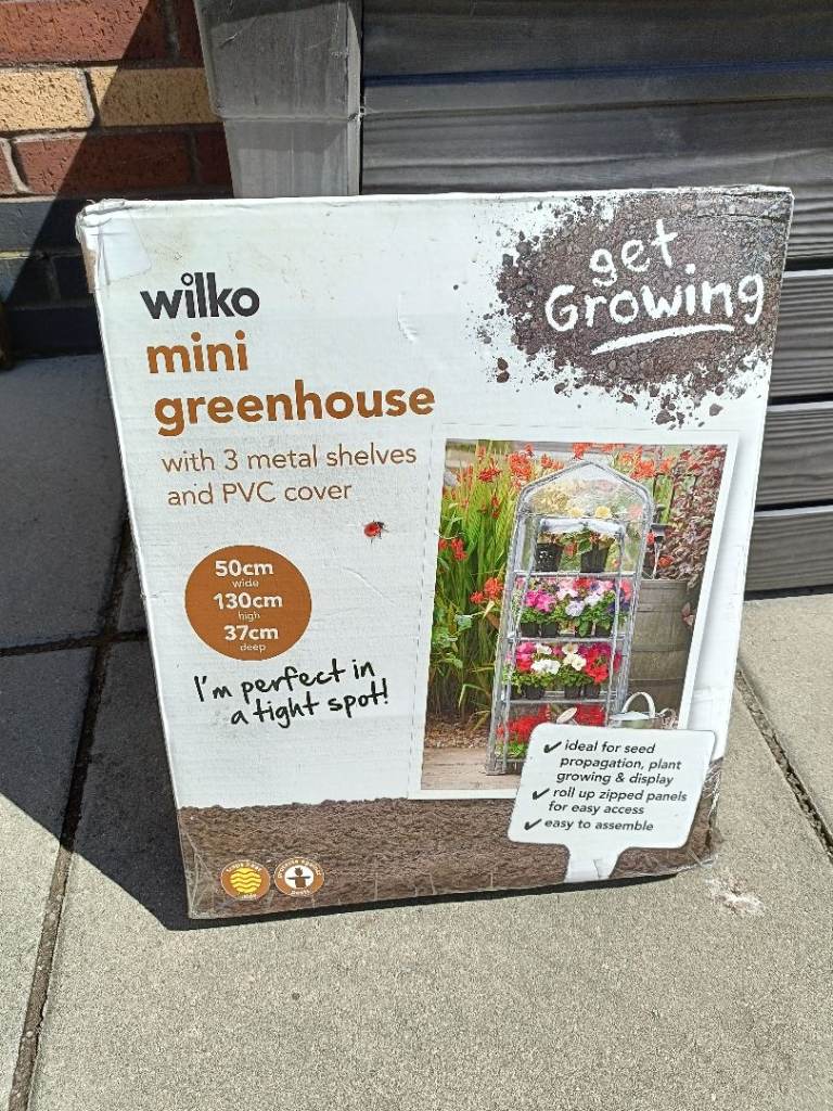 New in box mini green house 3 tier 
