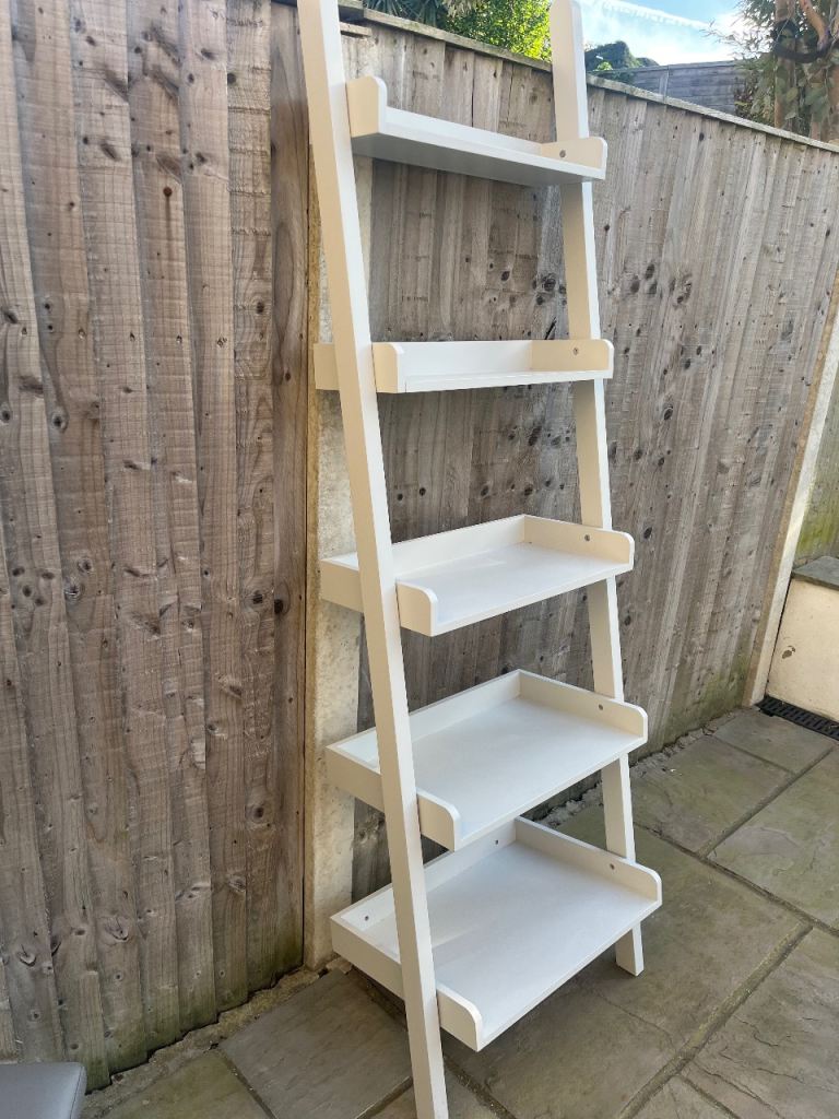 Wall shelf