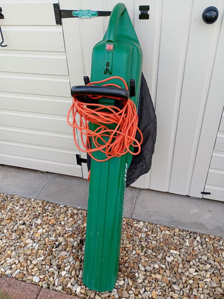 QUALCAST TURBO GARDEN VAC 1100