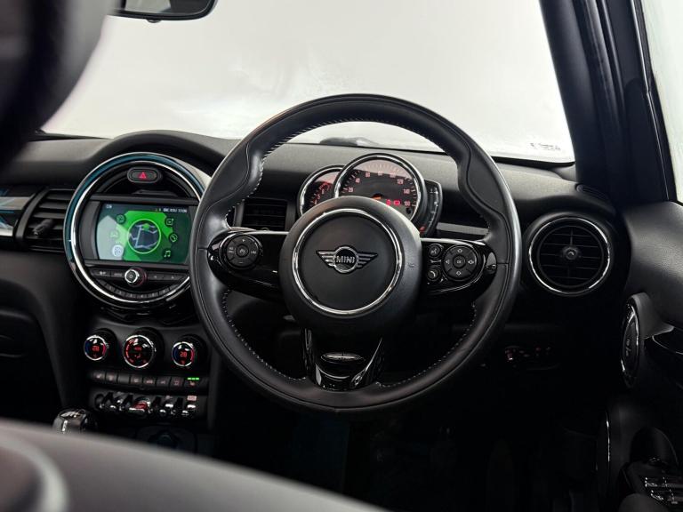 2019 MINI Hatch 1.5 Cooper Exclusive Euro 6 (s/s) 5dr HATCHBACK Petrol Manual