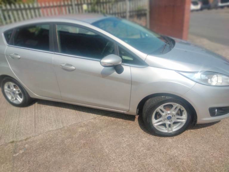 Ford, FIESTA, Hatchback, 2013, Manual, 1241 (cc), 5 doors