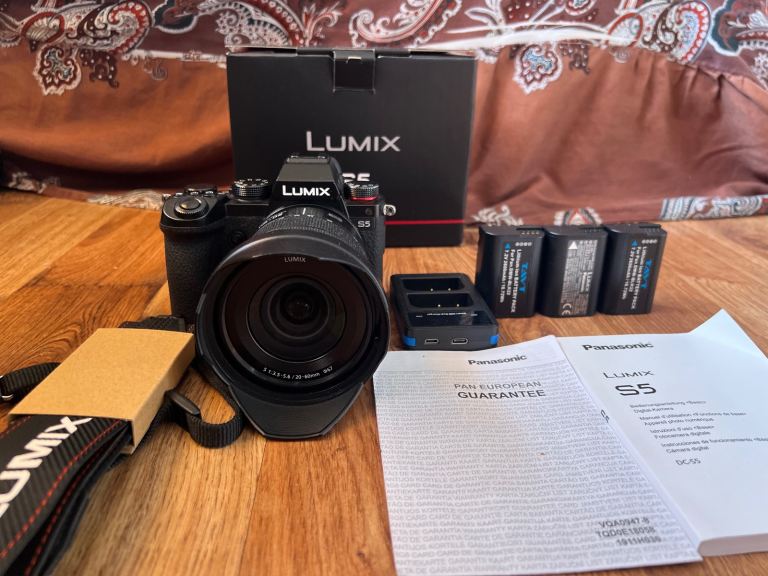 Panasonic Lumix S5 Mirrorless Camera & 20-60mm Lens