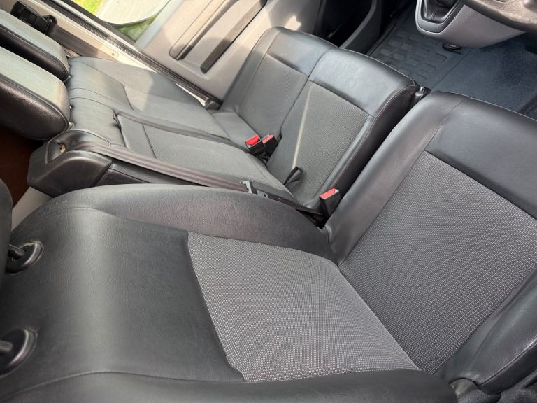 17 PEUGEOT EXPERT PRO 1,6hdi 6speed Van FSH Dispatch transit