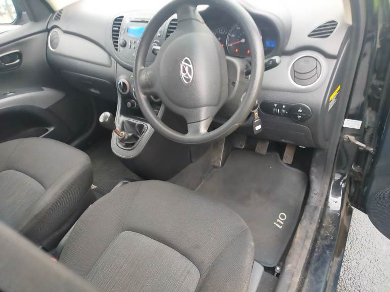 VERY CHEAP LOW MILEAGE I10 ONLY £29 YEARS TAX ULEZ COMPLIANT LOW INSURANCE MOT OCTOBER DOES 70 MPG 