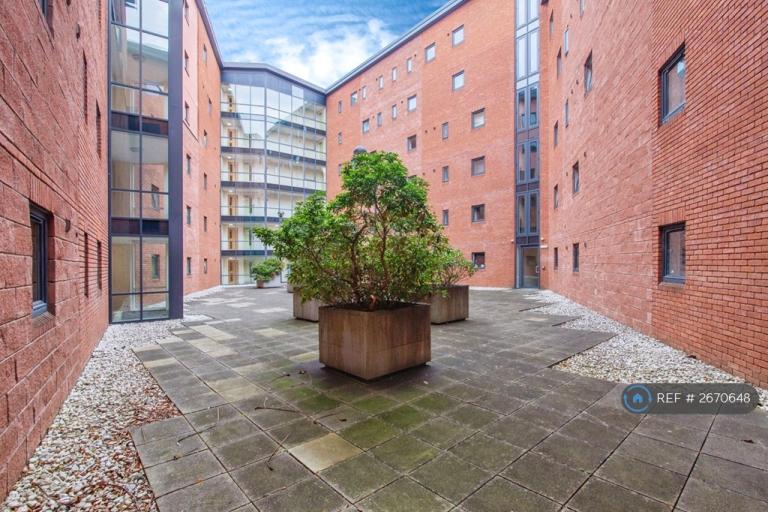 5 bedroom flat in Rialto, Newcastle Upon Tyne, NE1 (5 bed) (#2670648)