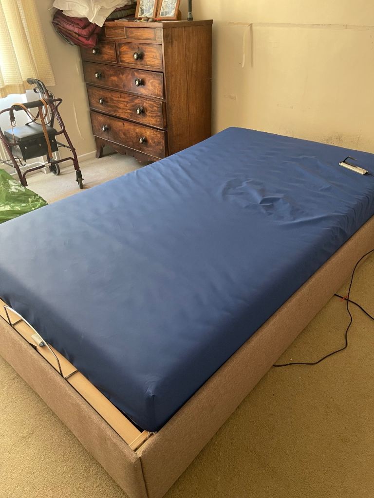 Single Electric Adjustable Bed with Mattress – Good Condition