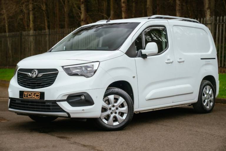 2019 69 VAUXHALL COMBO 1.5 TURBO D 2000 LIMITED EDITION NAV PANEL VAN 4DR DIESEL