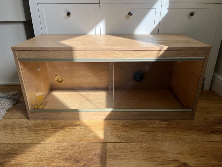 3ft Wooden Reptile Vivarium with Sliding Glass Doors – Good Condition
