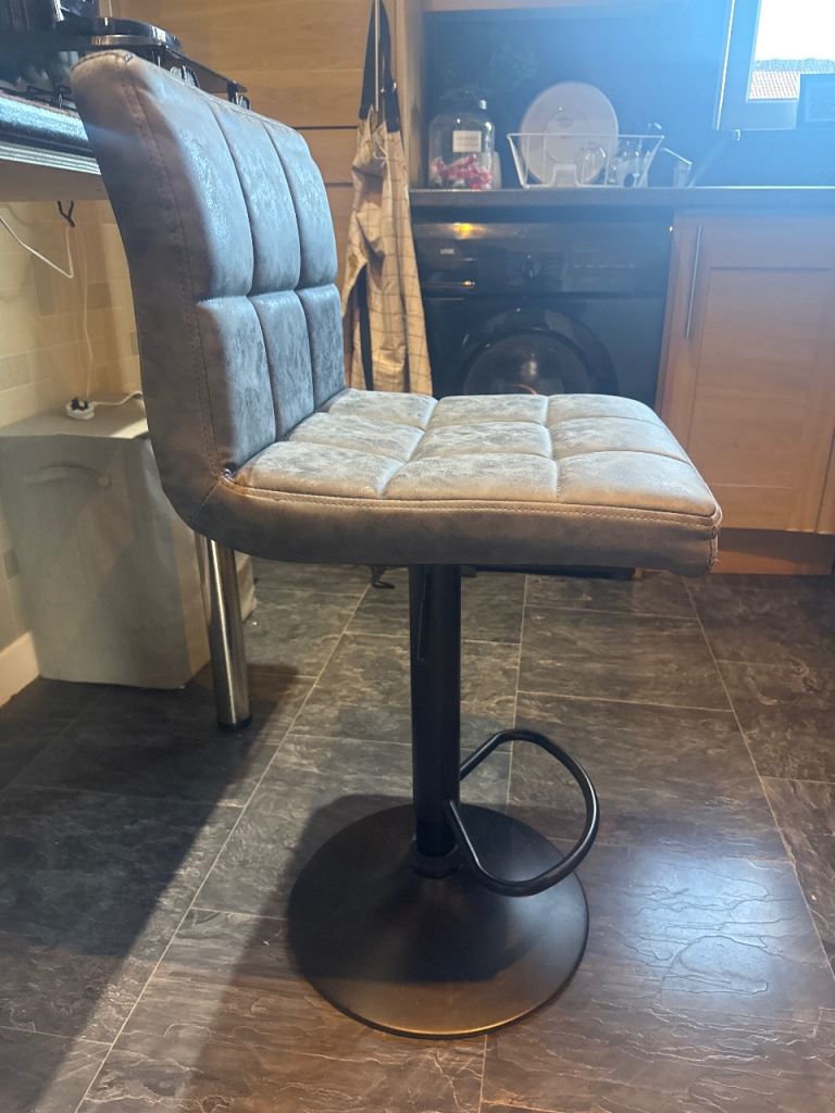 Adjustable Grey Bar Stool – Good Condition