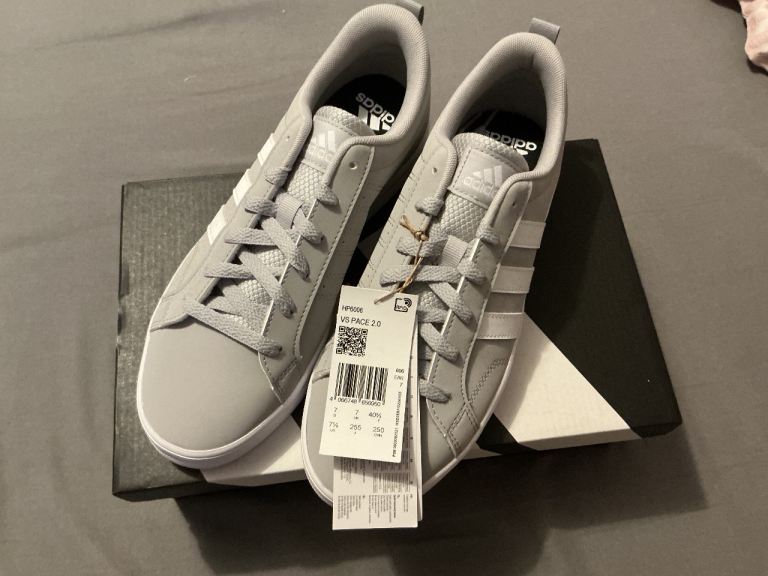 Genuine Mens Adidas Vs Pace Trainers, size 7