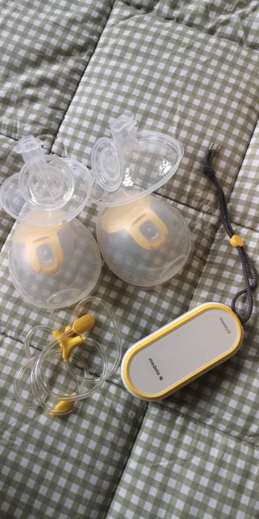 Medela Freestyle hands-free Double electric breast pump