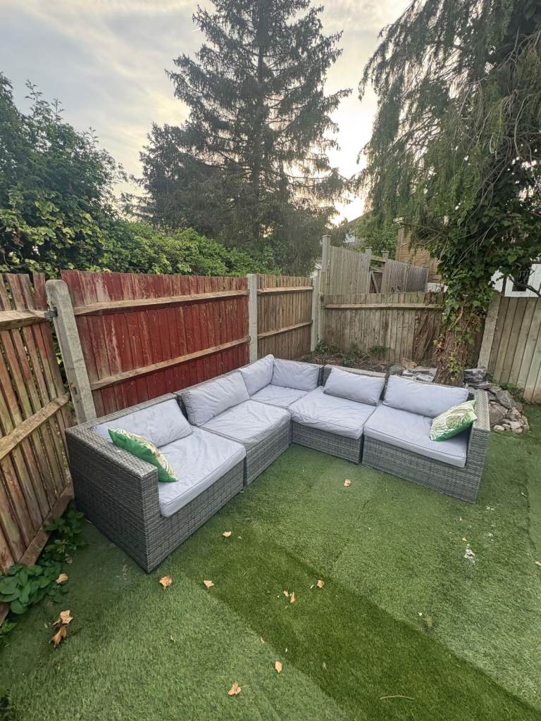 Garden Corner Sofa for £220