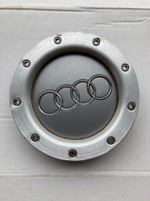 Audi TT A4 S4 Allroad alloy wheel centre cap Part No 8D0 601 165 K 