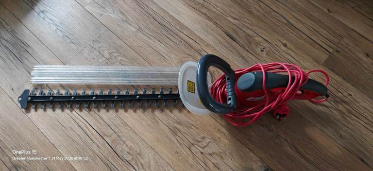 Hedge trimmer, mains operated, good condition 