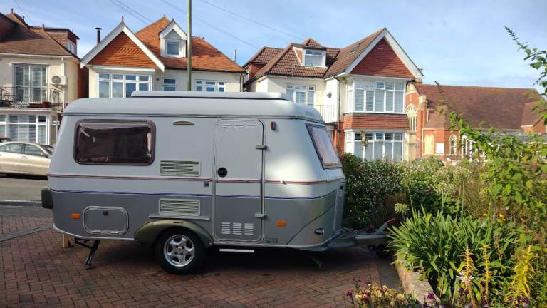 Eriba Familia 320GT Caravan 2004