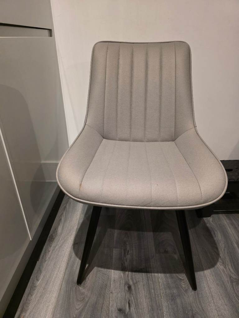 4 Dinning chairs set