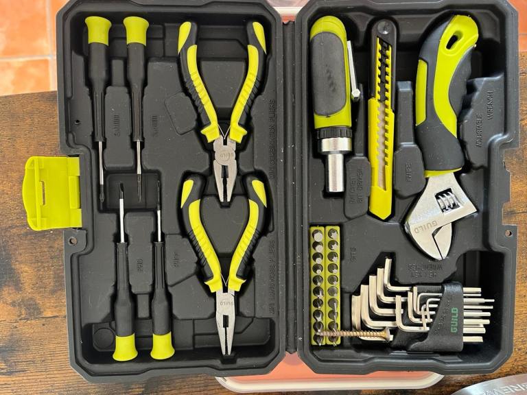 Complete set of high quality tools (Guild) 