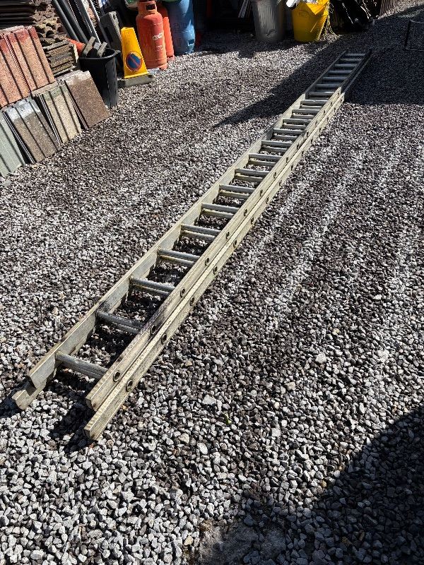 Aluminium 18ft Extension Ladder