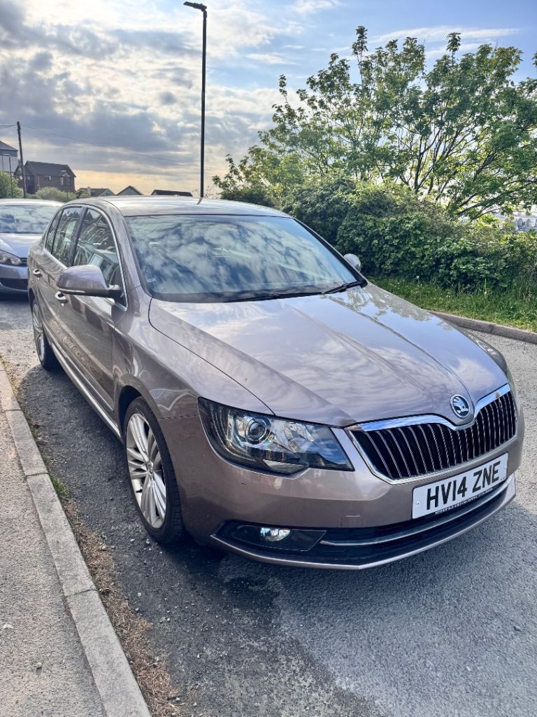 Skoda, SUPERB, Hatchback, 2014, Semi-Auto, 1968 (cc), 5 doors