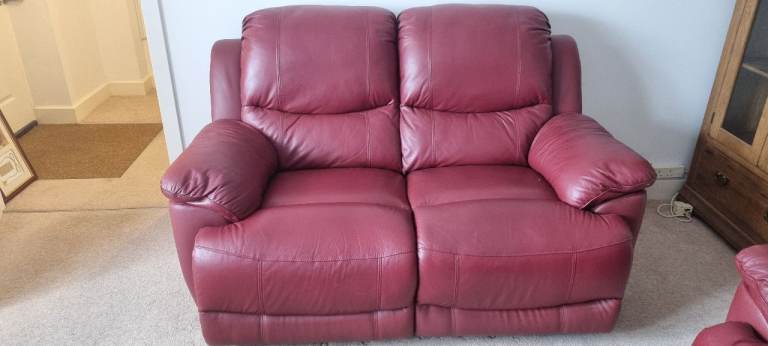 Leather sofa set Harvey's 
