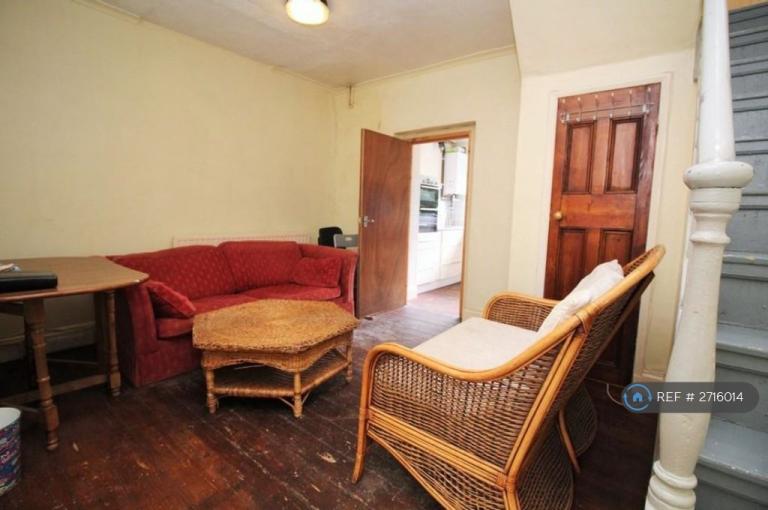 4 bedroom house in St. Martins Place, Brighton, BN2 (4 bed) (#2716014)