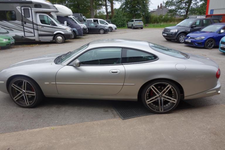 Jaguar XK8 4.0 Coupe 2dr Petrol Automatic (281 g/km, 290 bhp) PETROL 1998/R