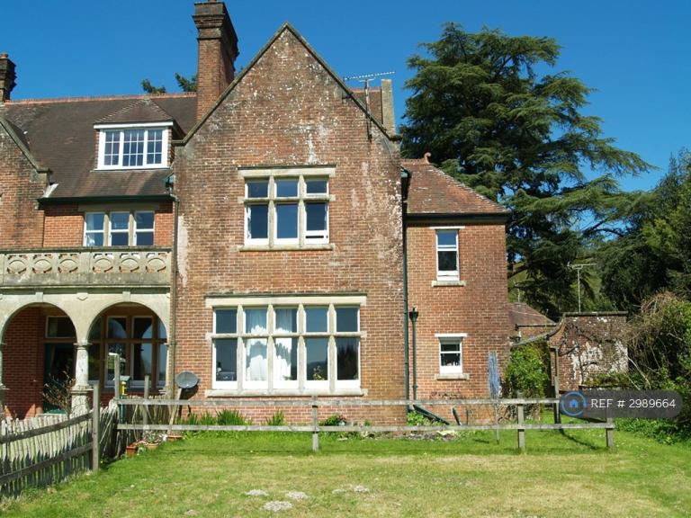1 bedroom flat in Bushy Hill, Steep, Petersfield, GU32 (1 bed) (#2989664)