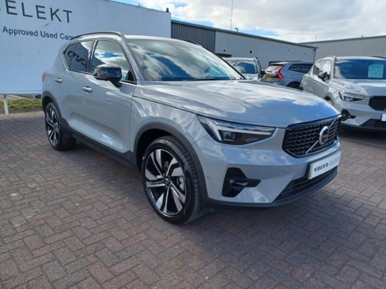 VOLVO XC40 2.0 B4P Ultra Dark 5dr Auto