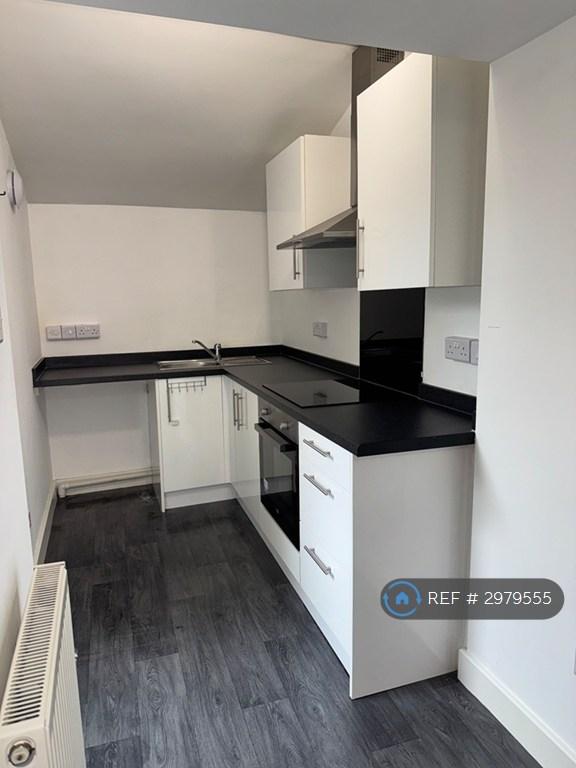 2 bedroom flat in Kingsland Crescent, Barry, CF63 (2 bed) (#2979555)