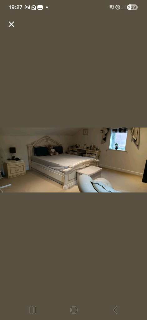 Double room available - private garden access (B90)