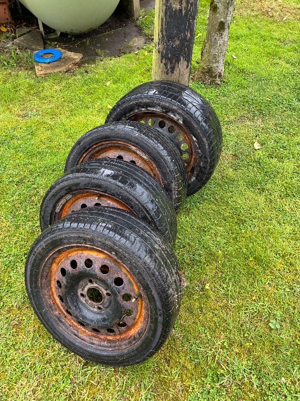 15” Steel wheels 4 stud