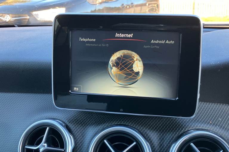 2017 Mercedes-Benz GLA GLA 200d SE 5dr Auto Estate DIESEL Automatic