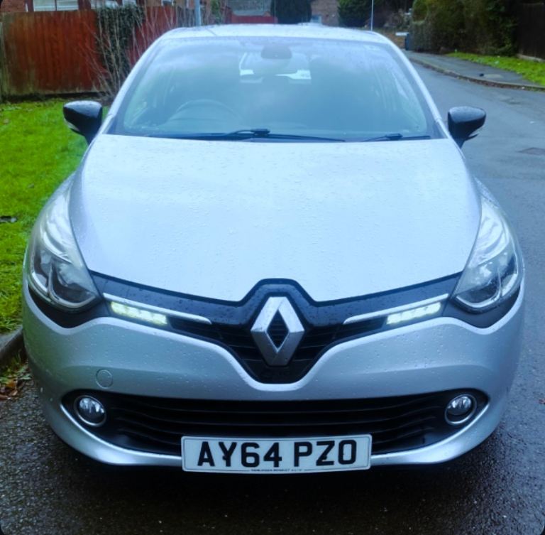 Clio 1.2litre great runner satnav cheap insurance 
