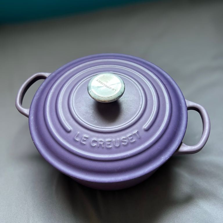 Le Creuset 20cm Round Casserole Bluebell Purple Discontinued Colour