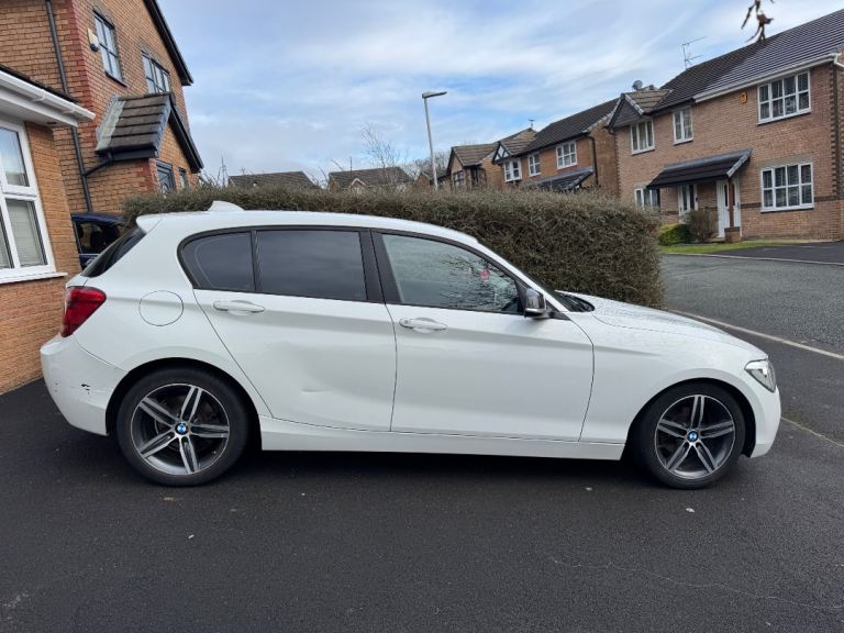BMW 116i SPORT. Low miles. 6 Speed petrol