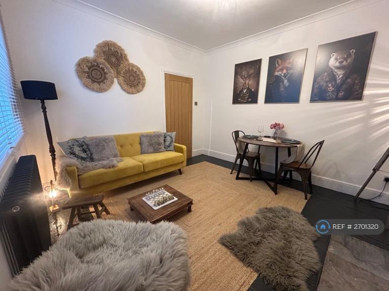 1 bedroom flat in Wakefield Road, Brighton, BN2 (1 bed) (#2701320)