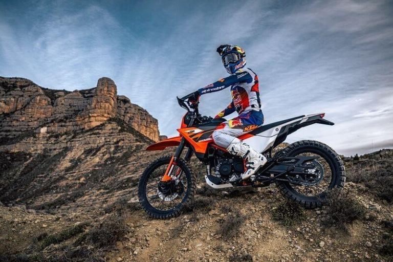 KTM 125 ENDURO R, 2026 MODEL. IN STOCK NOW.