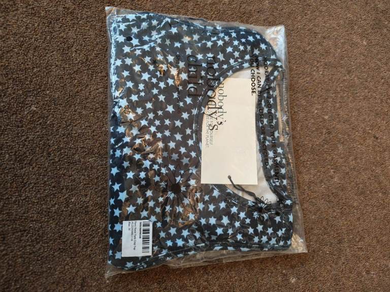 New nobody's child crop top, size 16.