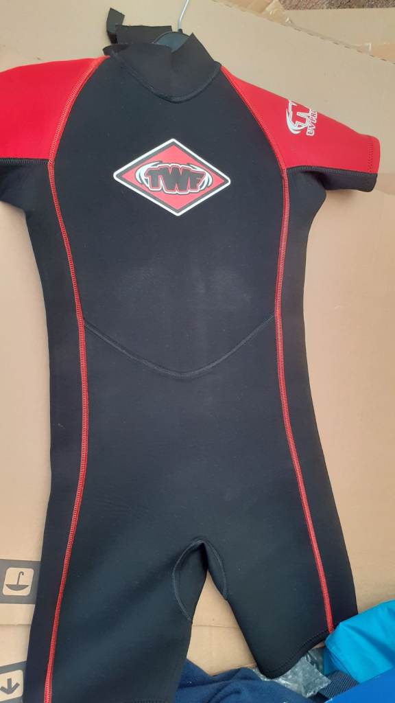 Childs wet suit