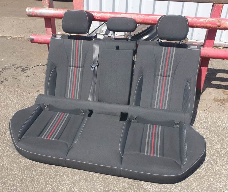 SKODA KAMIQ MONTE CARLO REAR SEATS