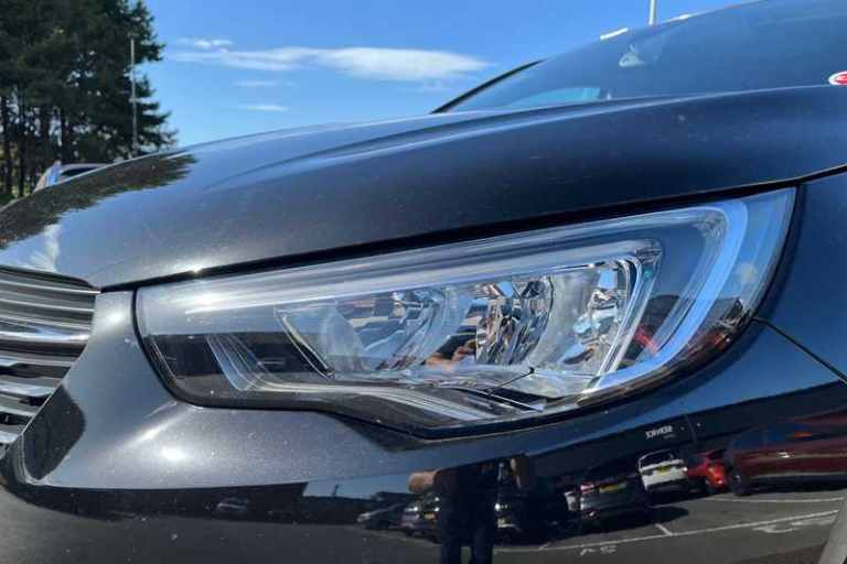 2021 Vauxhall Grandland X 1.2 Turbo SRi Nav 5dr HATCHBACK PETROL Manual