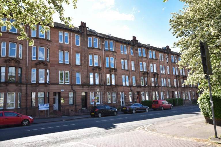 2 bedroom flat for sale in Scotstoun